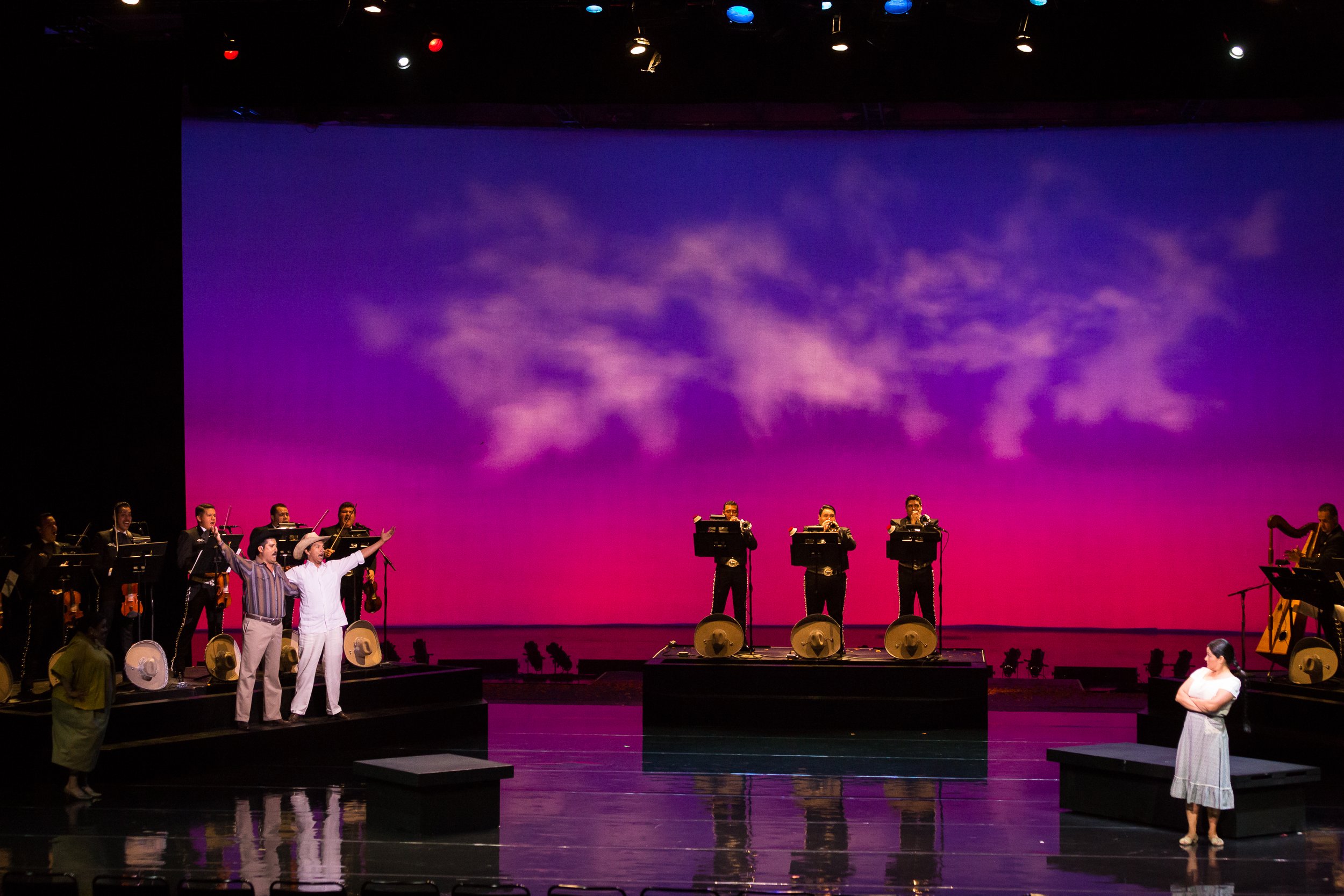 Cruzar la Cara de la Luna — OPERA San Antonio